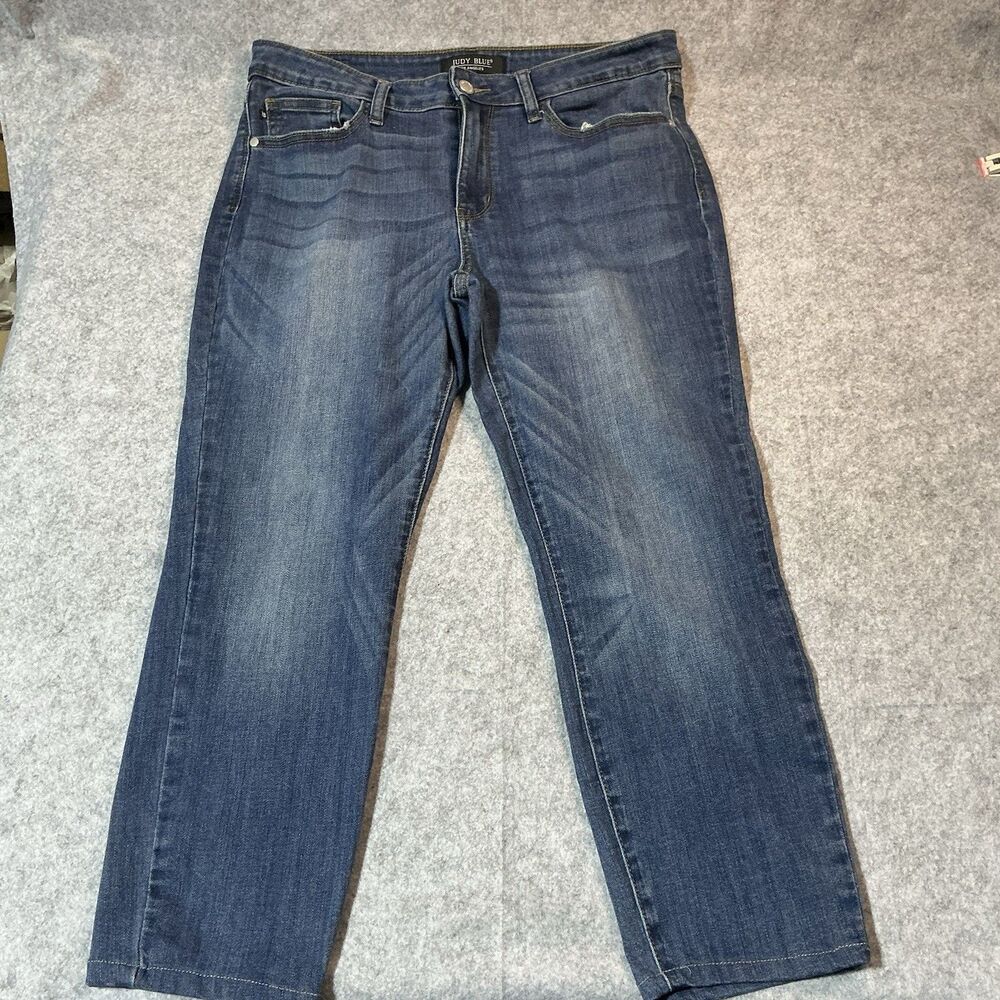 Judy Blue Relaxed Fit Straight Leg Jeans Women’s Size 32 Medium Wash Stretch